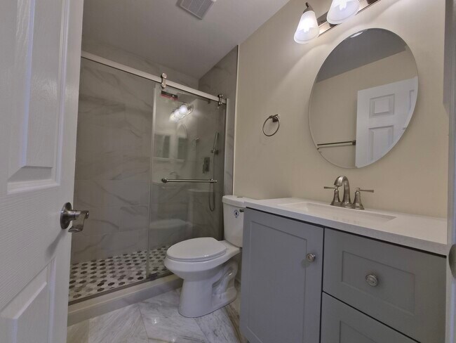 Building Photo - 2355 Shiloh Dr