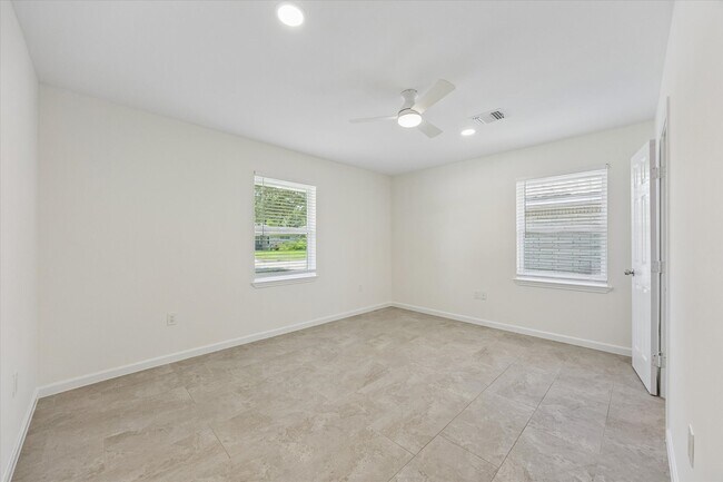 Building Photo - 4017 Woodfin St