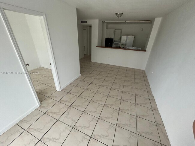 Building Photo - 7545 E Treasure Dr