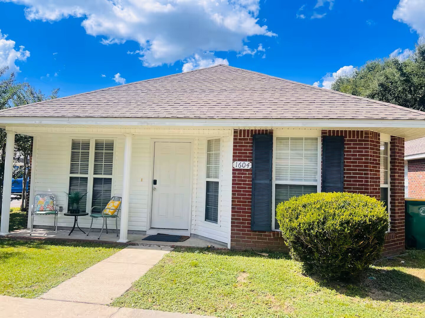 Building Photo - 1604 Chadwick Ln