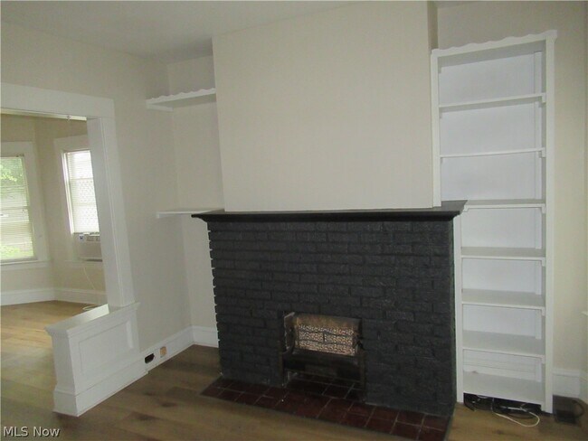 Building Photo - 1520 Ridgewood Ave