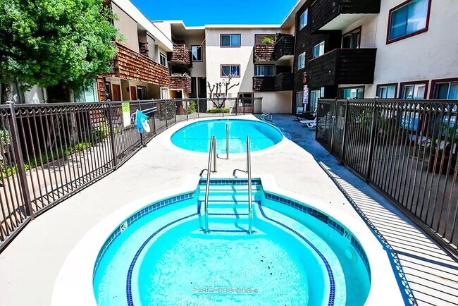 Building Photo - "Chic 1-Bed Oasis with Central Vacuum & Ha...