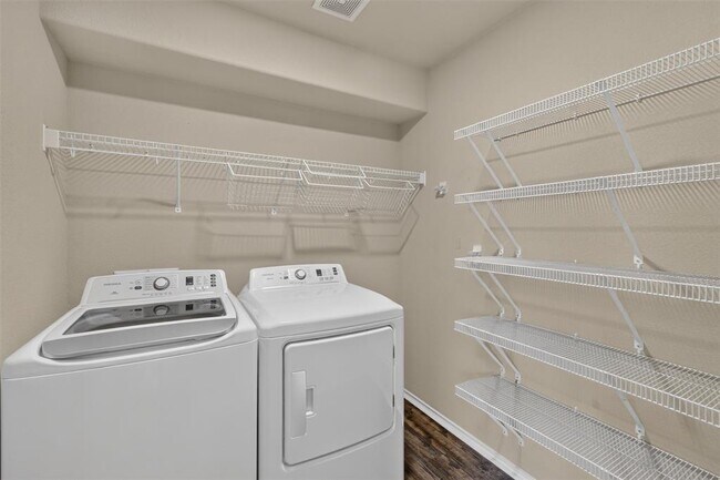 Building Photo - 313 Wimberley St