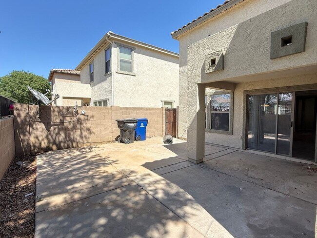 Building Photo - WATERFORD SQUARE COMMUNITY 3 BED 2.5 BATH **ASK ABOUT A MOVE IN SPECIAL!