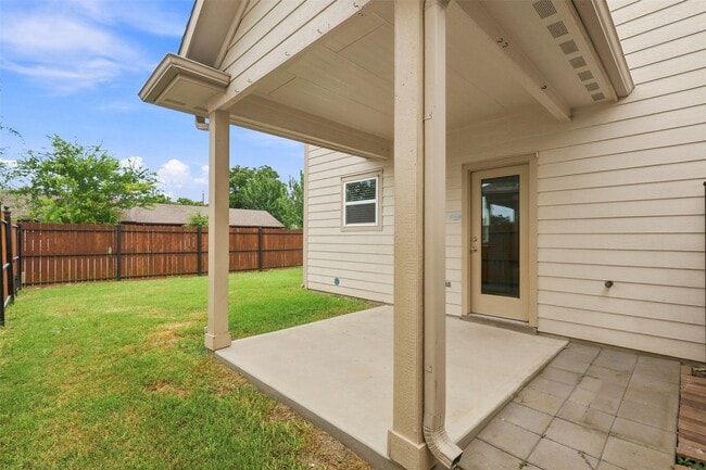 Building Photo - 913 Turner Dr