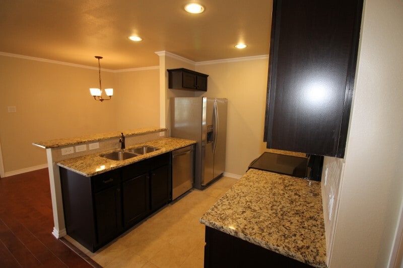 Building Photo - 935 /937 Robineta Ln