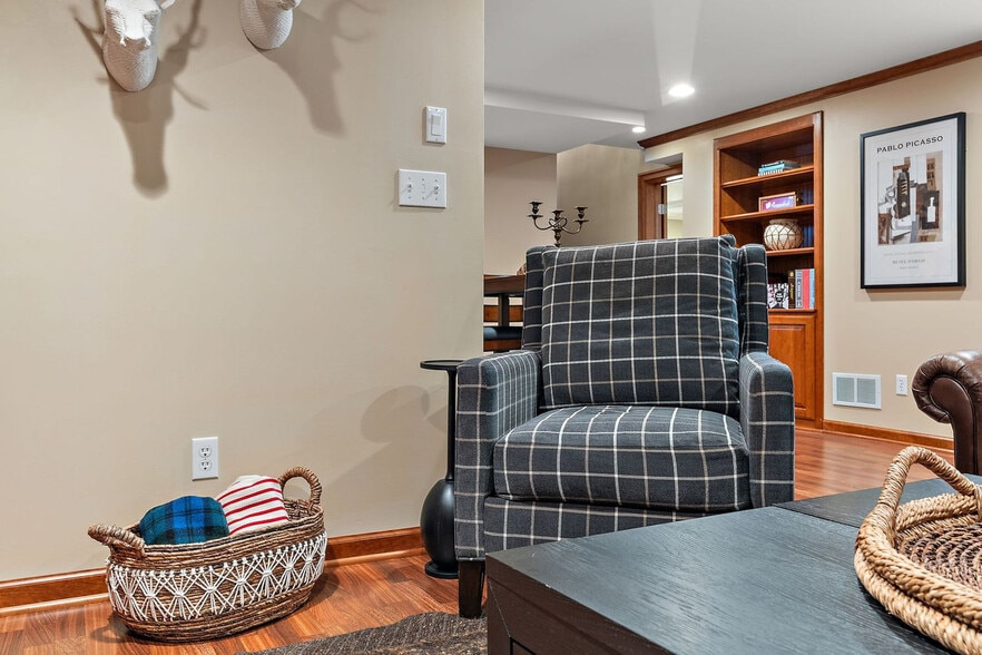 Building Photo - 5252 Drew Ave S