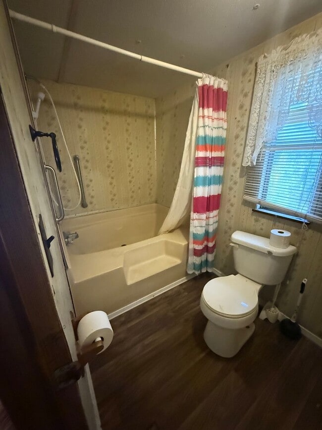 Building Photo - For Rent – Irvington, AL