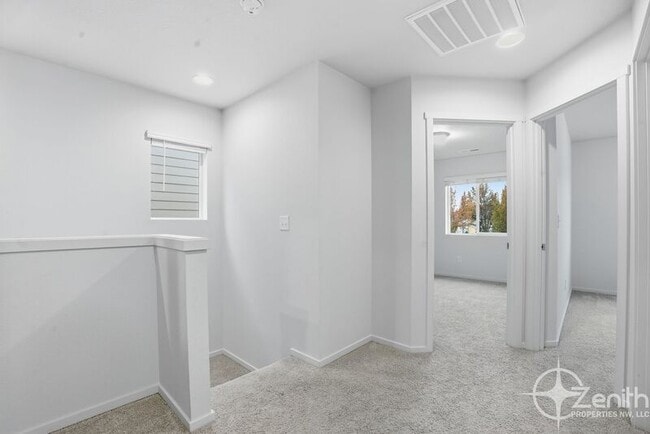 Building Photo - 11726 NE 23rd St