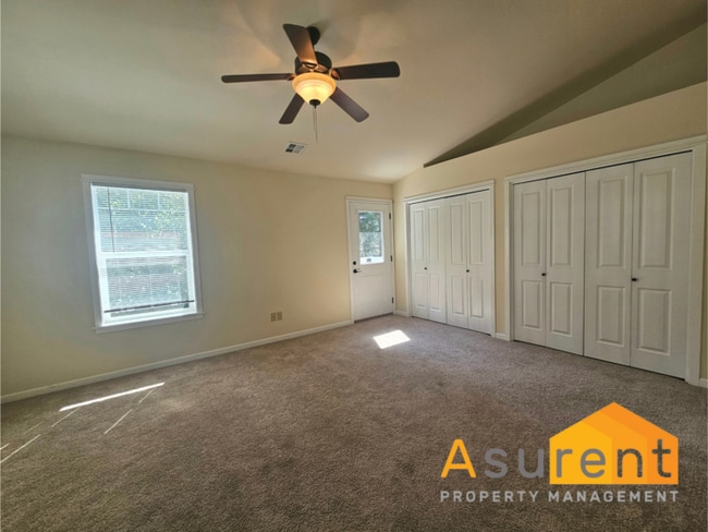 Building Photo - Adorable Jacksonville Duplex Available Now!