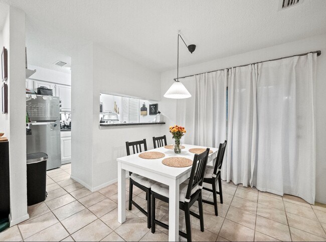 Building Photo - 1909 Chasewood Cir