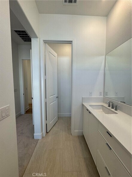 Building Photo - 436 Loon