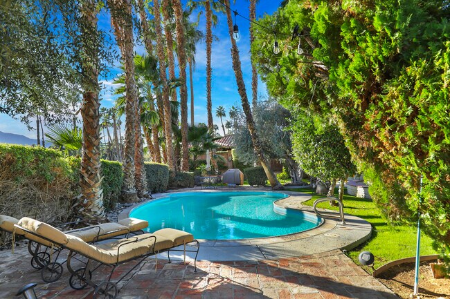 Building Photo - 261 Cordoba Way