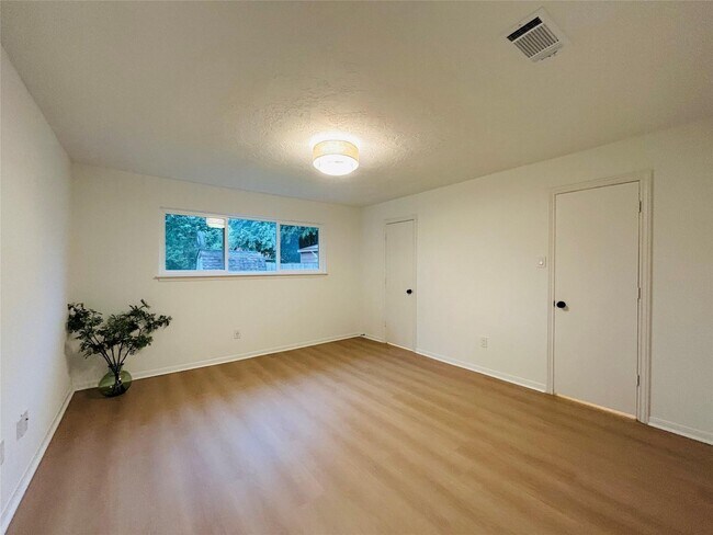 Building Photo - 12118 Dorrance Ln