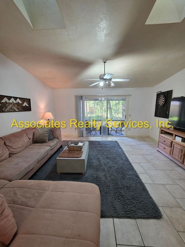 Building Photo - Mill Pond accross from G'ville Health and Fitness