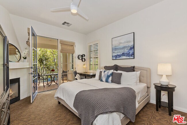 Building Photo - 48613 Classic Dr