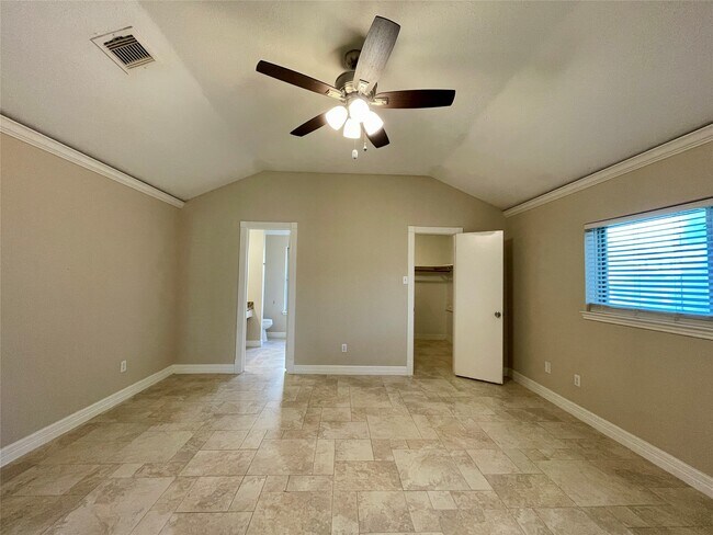 Building Photo - 2622 Olster Dr