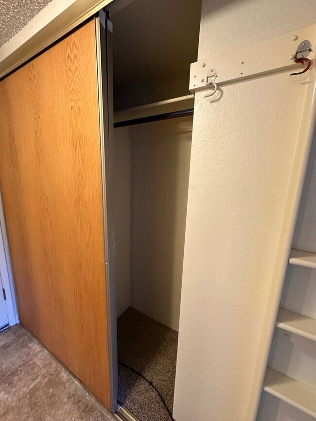 Building Photo - Cute and Cozy 1 Bedroom Condo in Gated Tim...