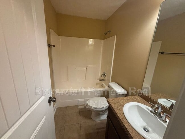 Building Photo - 385 Lee Rd 2141