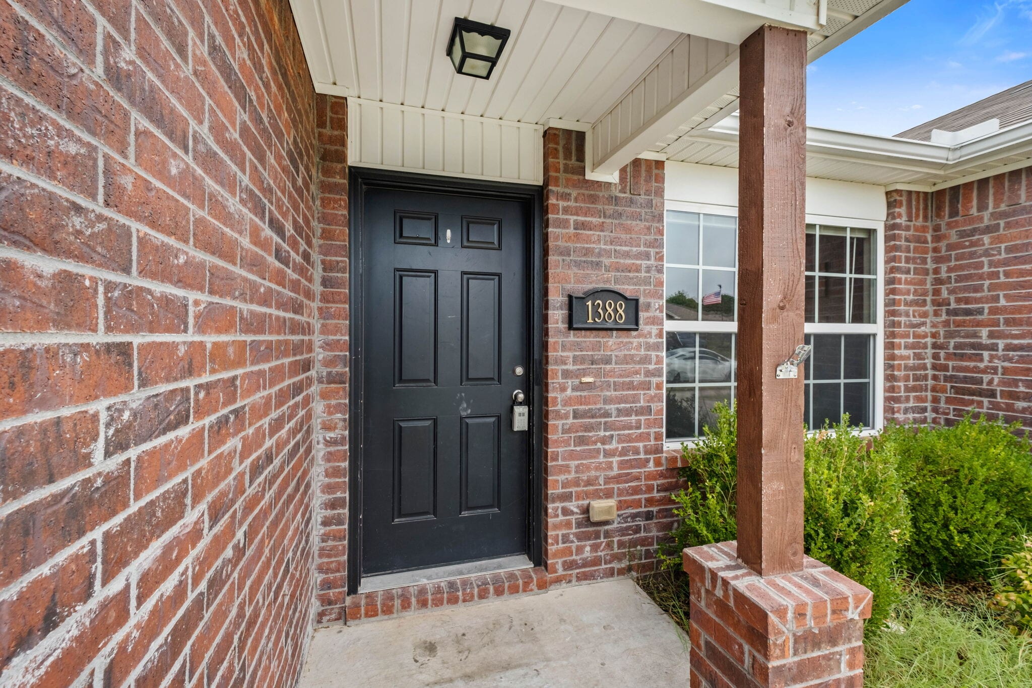 Building Photo - 1388 S Spritz Dr