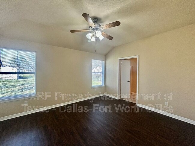 Building Photo - 208 W Franklin Ave