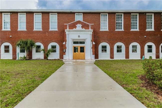 Building Photo - 1090 10th St N