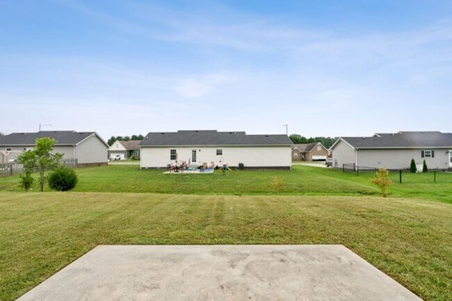 Building Photo - COMING SOON.....Adorable 3 Bedroom Home in Tullahoma!