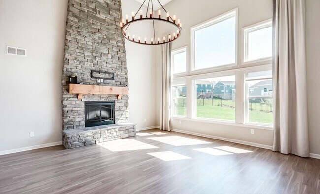 Building Photo - 15911 Long Meadow Way