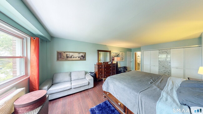 Building Photo - 25 Cartright St