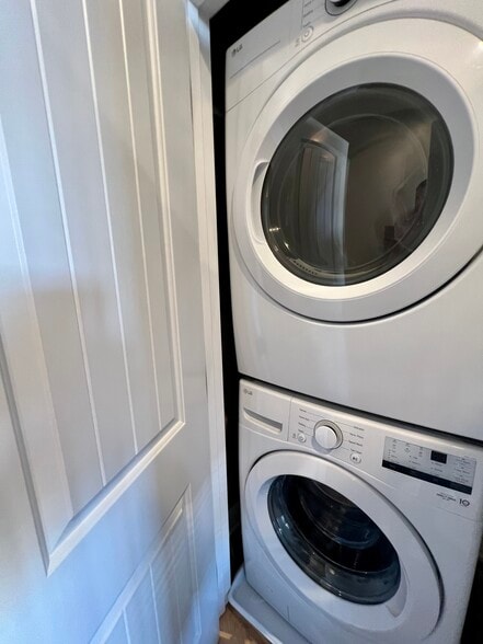 Building Photo - 116 S Main St