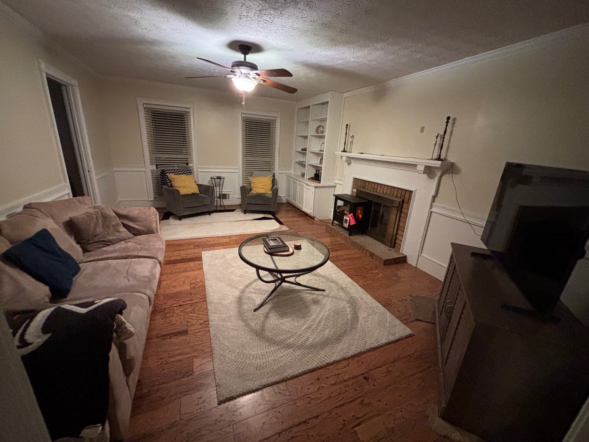 Den - Sitting Area (2nd angle) - 420 Cardigan Cir SW