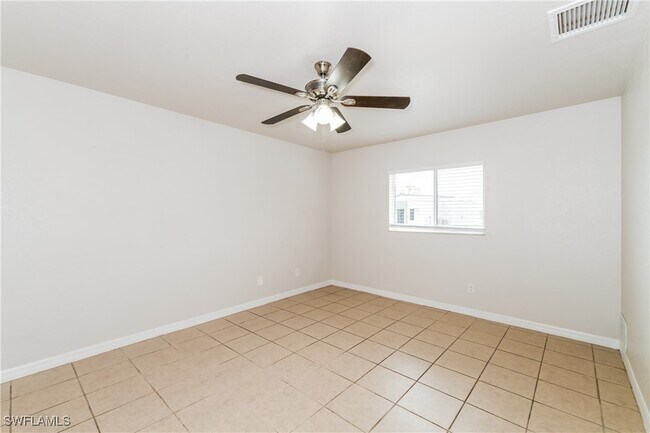 Building Photo - 1610 NE 43rd Terrace