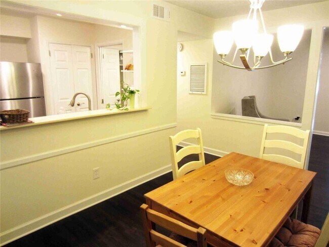 Building Photo - 11 Cantey Pl NW