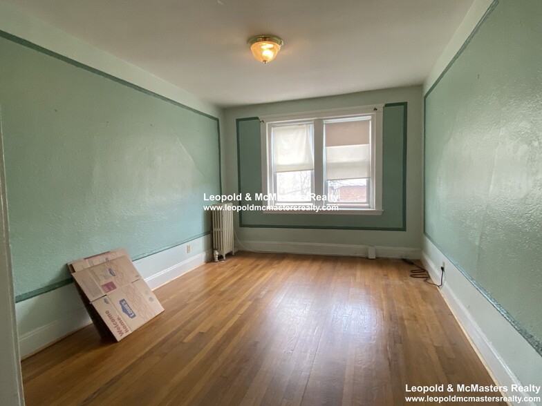 Building Photo - 51 Linden St