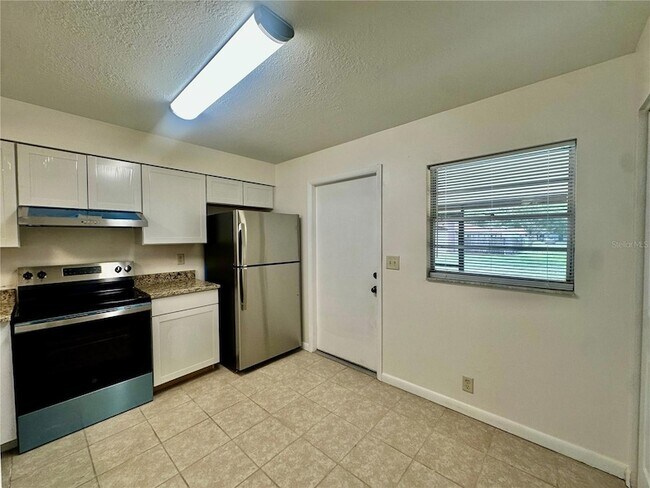 Building Photo - 5638 Struthers Ct