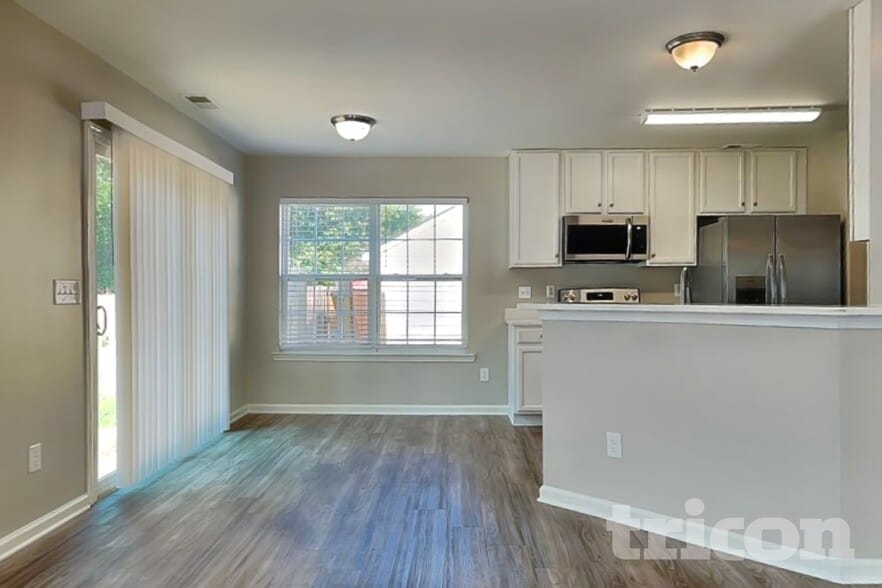 Building Photo - 2120 Clear Brook Dr