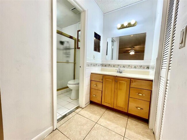 Building Photo - 9133 NW 48th St