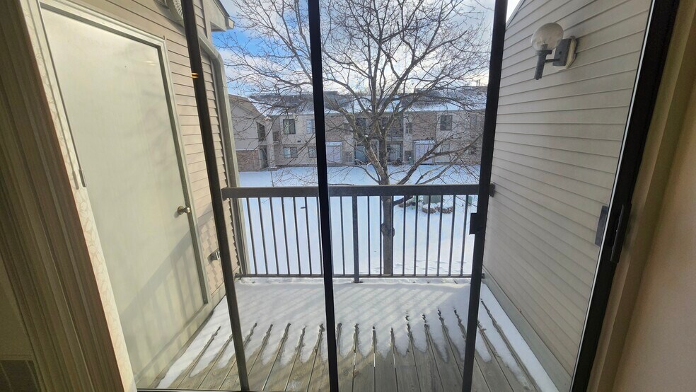 Building Photo - 42766 Lilley Pointe Dr