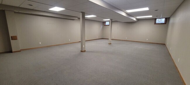 Building Photo - Beautiful 4 Bedroom Home Off of Lake Irving