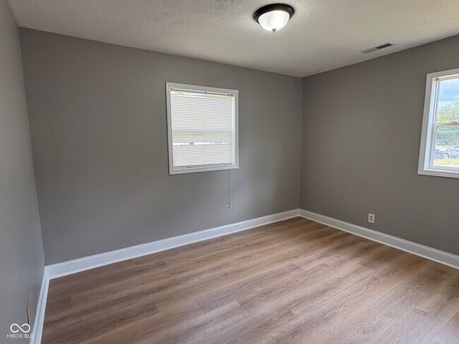 Building Photo - 8231 E 50th St