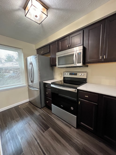 Building Photo - 378 Scott Ln