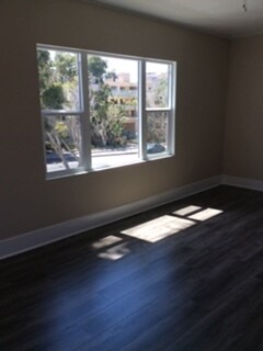Building Photo - 214 N Catalina Ave
