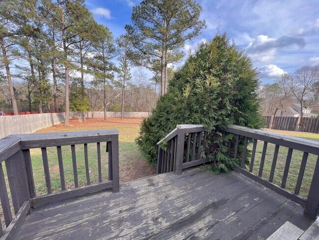 Building Photo - 150 Bear Creek Dr