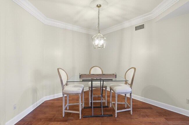 Building Photo - 5400 Park Ave