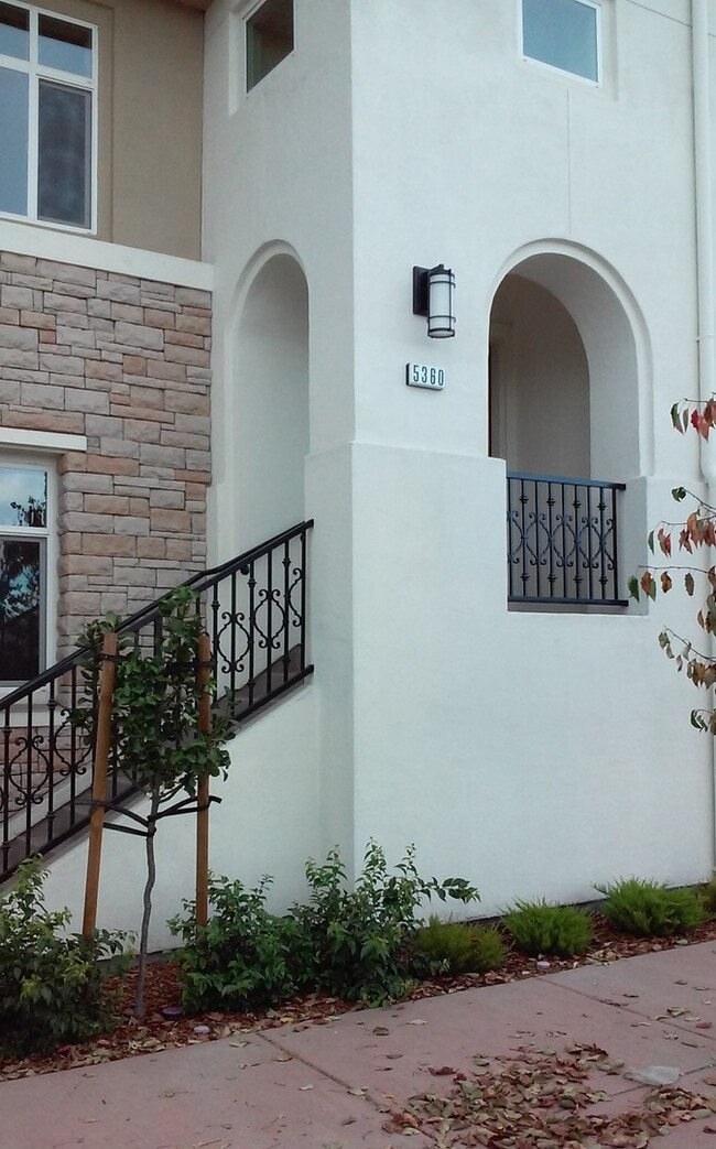 Building Photo - 5360 Campus Dr