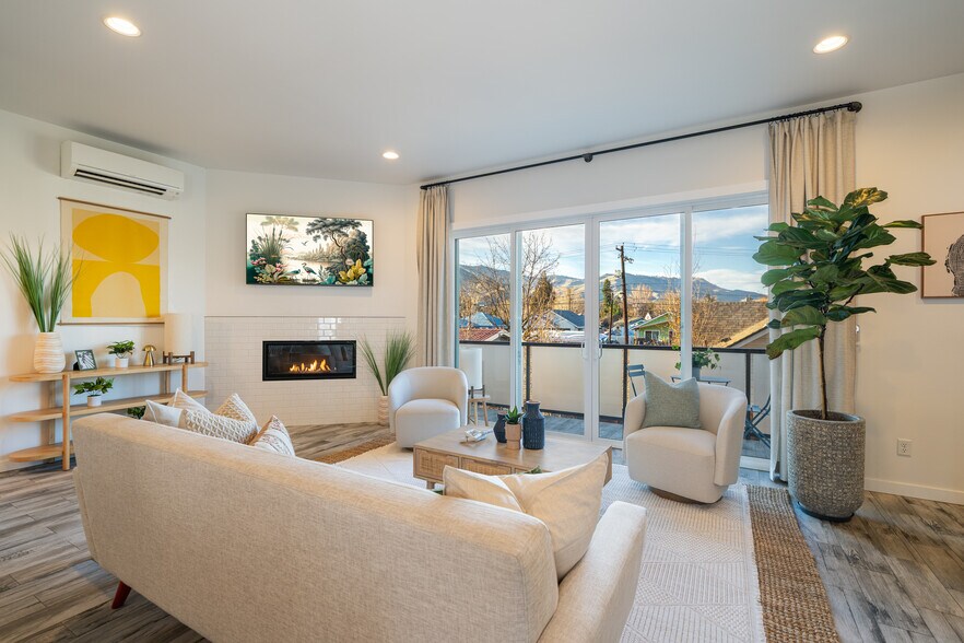 Building Photo - 823 Orondo Ave