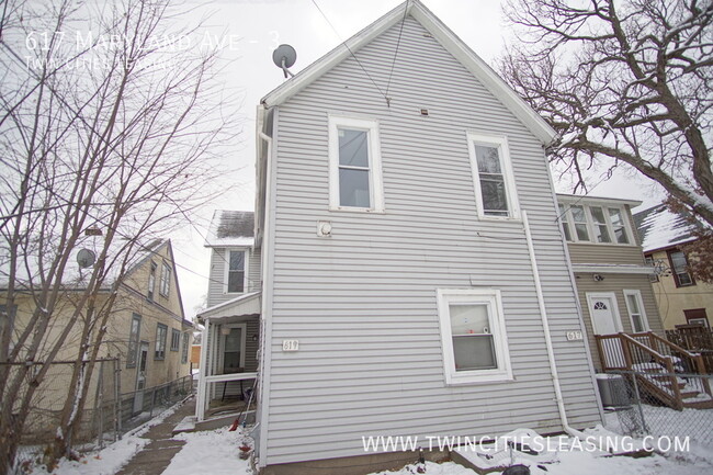 Building Photo - Top Level 1 Bedroom 1 Bath