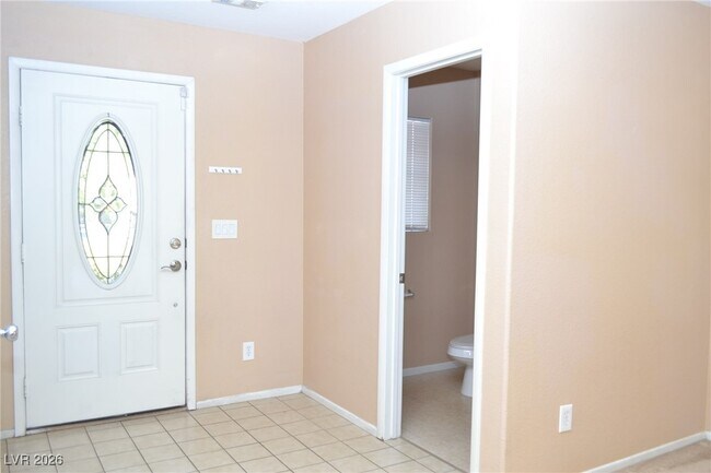 Building Photo - 520 Taunton St