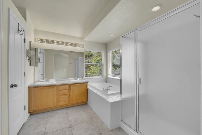 Building Photo - Wonderful home located in Broomfield with ...