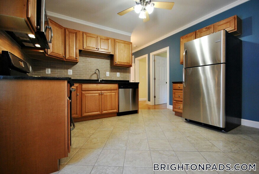 Building Photo - 40 Turner St